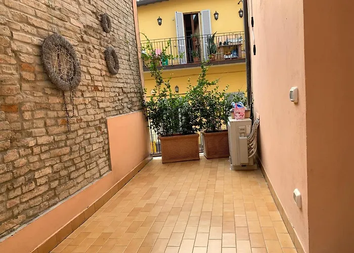 Elegante In Centro A * تشيزينا